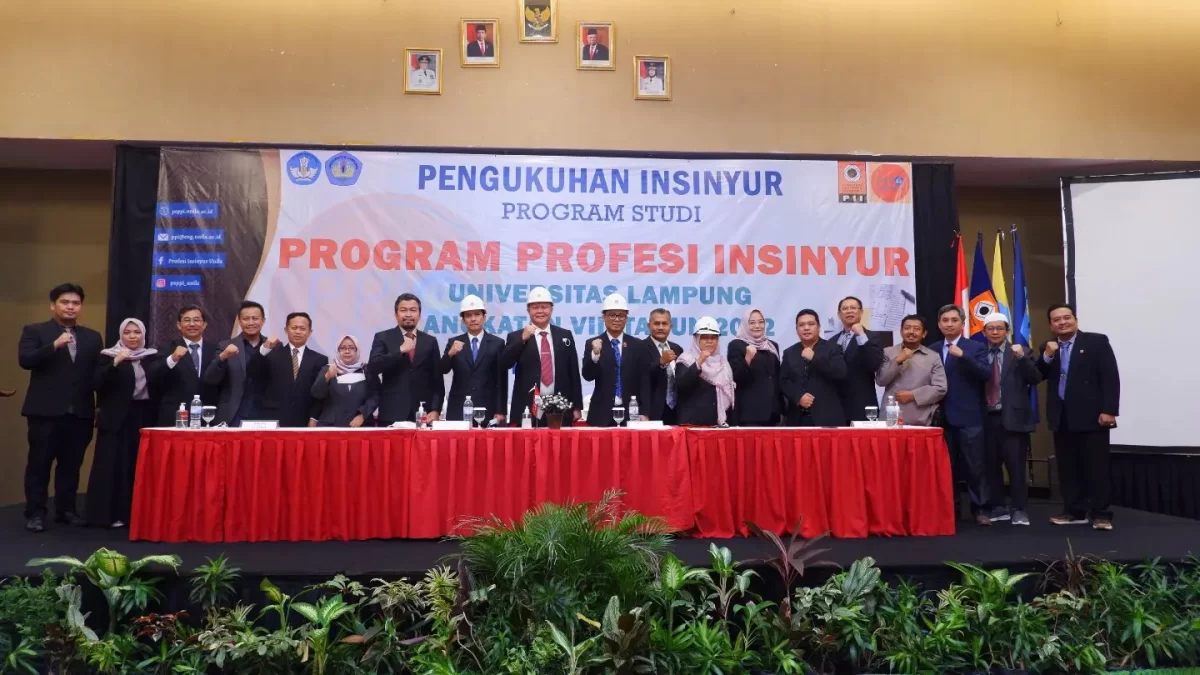 PENGUKUHAN INSINYUR LULUSAN PROGRAM PROFESI INSINYUR UNIVERSITAS LAMPUNG